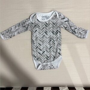 Long sleeve Copper Pearl onesie size 0-3
